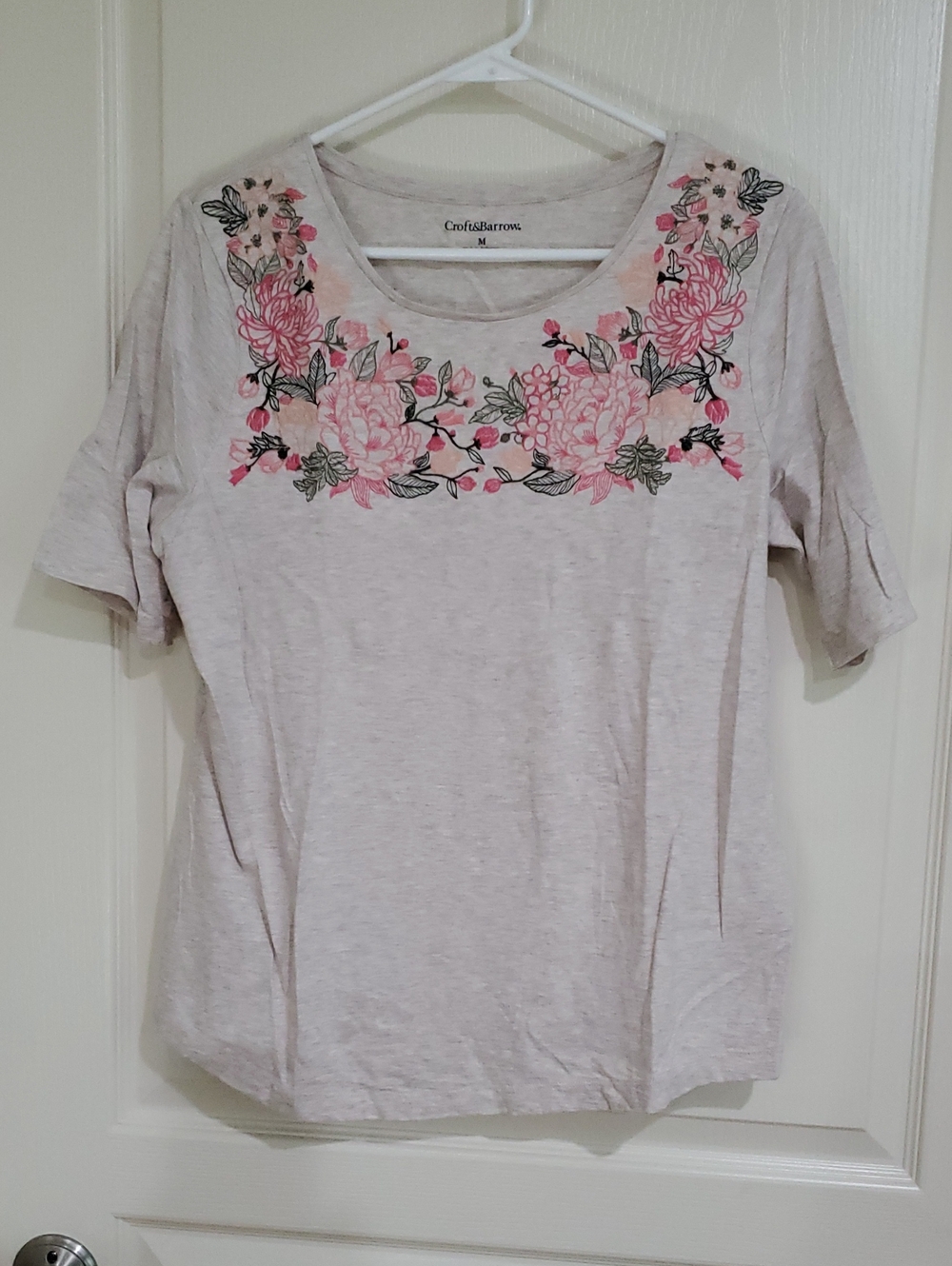 Croft & Barrow Cream Tee with Pink Floral Embroidery, Size M